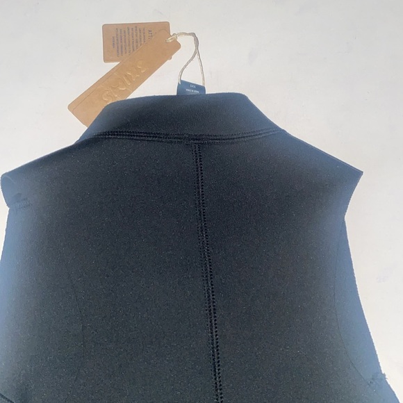 SKIMS NWT SWIM SPORT SCUBA ONYX BLACK ZIP FRONT SURF CROP TOP XXS - Picture 12 of 12